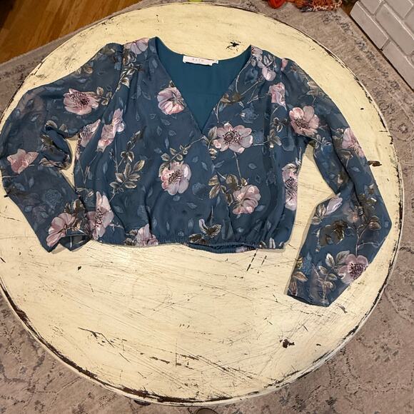 ASTR The Label Long Sleeve Floral Blouse Sheer Sleeves Size Med - Picture 10 of 12